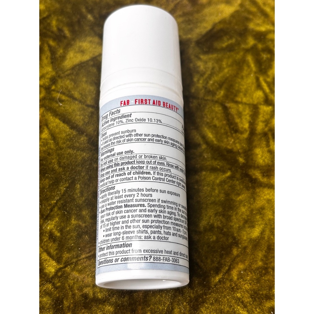 Versed Skin Tint SPF 40 First Aid Beauty Ultra Repair Face Moisturizer SPF 30 - Picture 5 of 6
